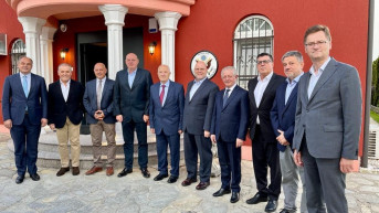 Enver Hodžaj i njegov pregovarački tim