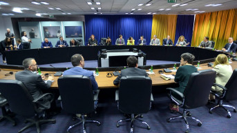 Kurti sa predstavnicima civilnog društva iz Srbije.jpg
