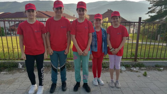 Osnovci iz Zubinog Potoka Osnovci iz Zubinog Potoka