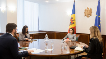 Stefan Tomašević sa predsednicom i premijerkom Moldavije.