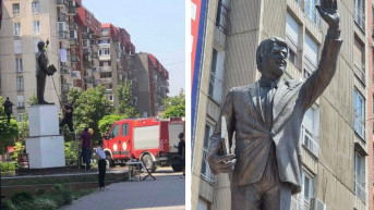 Uprljana statua Bila Klintona Uprljana statua Bila Klintona