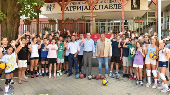 Petković obišao decu sa KiM u kampu "Srbija te zove"