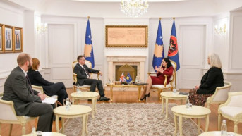 Vjosa Osmani, Nikolas Abot i Medlin Noks