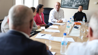 Ramuš Haradinaj sa članovima stranke