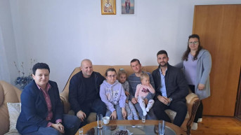 Saša Milošević i porodica Aksić Saša Milošević i porodica Aksić