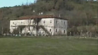 Žuta kuća u Albaniji Žuta kuća u Albaniji