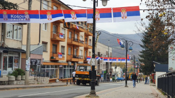Leposavić okićen srpskim trobojkama