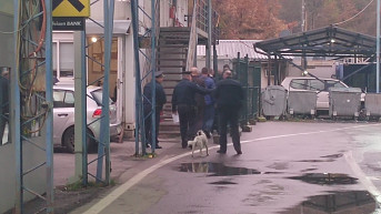 Brnjak, srpski policajci i službenici podneli ostavke 