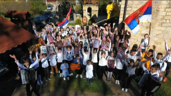 Deca iz Leška u spotu za pesmu Vera naša Deca iz Leška u spotu za pesmu Vera naša
