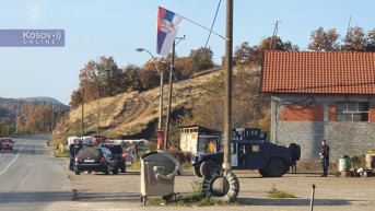 Kosovska policija i Kfor u oklopnim vozilima u blizini Leposavića 
