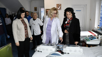 Šubarić uručuje opremu fizijatriji