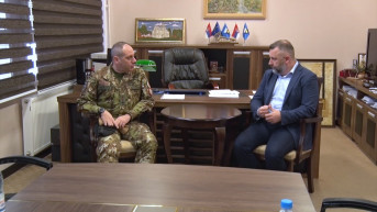 Jevtić sa predstavnikom Kfora.jpg Jevtić sa predstavnikom Kfora.jpg