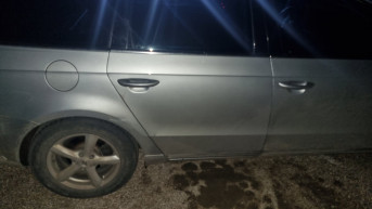 Kamenovano vozilo u Suvom Dolu