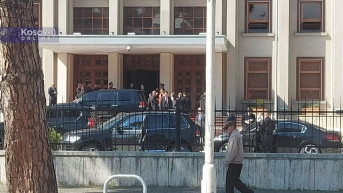 Kurti stigao u Tiranu