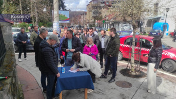 Potpisivanje peticije za povlačenje Kosovske policije sa severa - Zvečan
