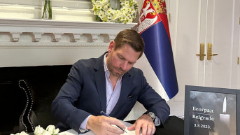 Kongresmen Erik Svolvel Knjiga žalosti SAD Kosovo onlajn