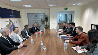 Krasnići sa novoizabranim gradonačelnicima sa severa Kosova