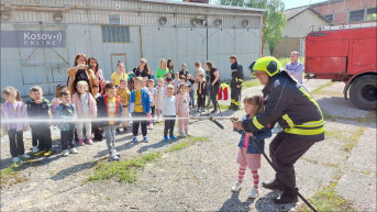 Vrtić Šarsko lane u poseti Vatrogasnoj jedinici