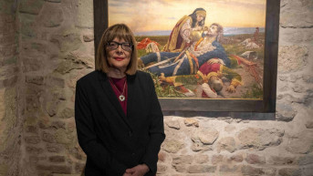 Maja Gojković ispred slike Kosovka devojka