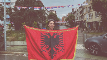 Fjola Morina sa albanskom zastavom