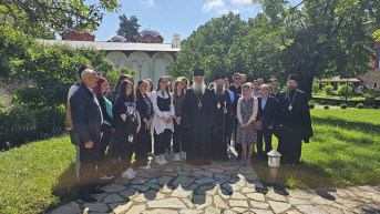 Patrijar Porfirije sa stipendistima Patrijar Porfirije sa stipendistima