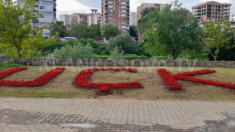 UČK cvećem u Mitrovici