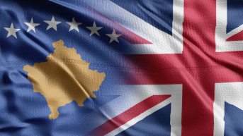 Zastave Kosova i Velike Britanije