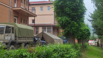 Vozila Kfora i specijalne jedinice KPS u Zvečanu