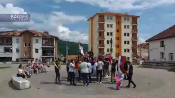 Đaci iz Sočanice proslavili kraj školske godine na trgu