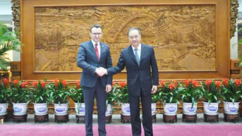 Petković i Deng Li