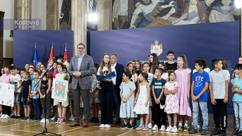 Vučić sa decom iz regiona