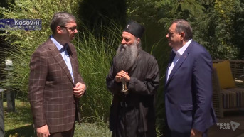 Vučić sa patrijarhom Porfirijem i Miloradom Dodikom Vučić sa patrijarhom Porfirijem i Miloradom Dodikom