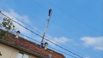 Antena na policijskoj stanici u Leposaviću