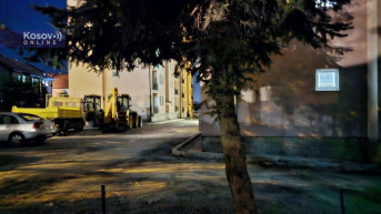 Nekoliko lica nasilno obilo nedovršenu zgradu u Leposaviću