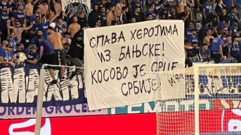 Navijači Anortozisa razvili transparent podrške Srbima ubijenim u Banjskoj 