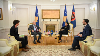 Predsednica Kosova Vjosa Osmani i ambasador SAD Džefri Hovenijer