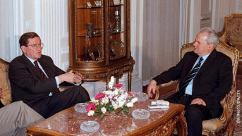 Sastanak Slobodana Miloševića i Ričarda Holbruka u Beogradu 22. marta 1999. godine Sastanak Slobodana Miloševića i Ričarda Holbruka u Beogradu 22. marta 1999. godine