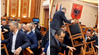 Blokada Albanija parlament