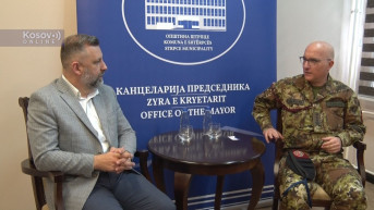 Dalibor Jevtić sa komandantom Regionalne komande Zapad pukovnikom Frančeskom Ferarom Dalibor Jevtić sa komandantom Regionalne komande Zapad pukovnikom Frančeskom Ferarom