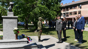 Polaganje venaca na spomenik palom borcu sa Košara Tiboru Cerni