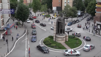 Kolona vozila sa srpskim zastavama u Severnoj Mitrovici