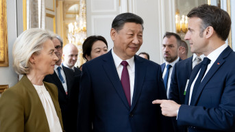 Ursula fon der Lajen Si Đinping i Emanuel Makron