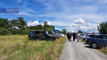 Pripadnici Kfora ispred Gazimestana