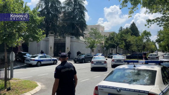 Policija ispred Ambasade Izraela