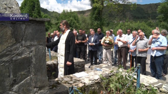 Štrpce, polaganje venaca na spomen obeležje stradalim meštanima
