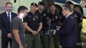 Žandarm Jevremović i Ivica Dačić Žandarm Jevremović i Ivica Dačić
