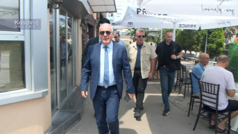Ministri Dželjalj Svečlja i Eljbert Krasnići piju kafu u Severnoj Mitrovici