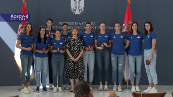 Ženskoj odbojkaškoj reprezentaciji Srbije uručeni diplomatski pasoši Ženskoj odbojkaškoj reprezentaciji Srbije uručeni diplomatski pasoši