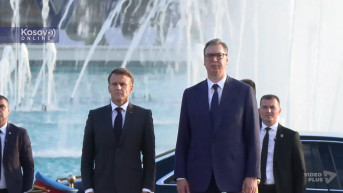 Vucic i Makron doček