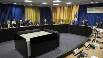Aljbin Kurti  sa guvernerom Centralne banke Kosova Ahmetom Ismailjom i predstavnicima komercijalnih banaka